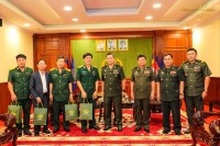 មេបញ្ជាការកងទ័ពជើងគោក បានអនុញ្ញាតឱ្យគណៈប្រតិភូអង្គទ័ពទី៤ នៃកងទ័ពប្រជាជនវៀតណាម ចូលជួបសំណេះសំណាលសម្តែងការគួរសម !!!!