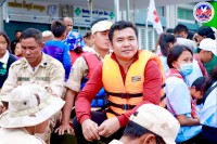 ឯកឧត្តម ប៉ាន់ខែម ប៊ុនថន នាយករងខុទ្ទកាល័យ សម្ដេចតេជោ ហ៊ុន សែន នាយករដ្ឋមន្ត្រី នៃព្រះរាជាណាចក្រកម្ពុជា និងជាប្រធានសម្ពន្ទ័យុវជនស្រឡាញ់សន្តិភាព បានដាក់ចេញនូវភារកិច្ចដល់សាខាសម្ពន្ទ័យុវជនស្រឡាញ់សន្តិភាពគ្រប់ រាជធានី ខេត្ត ត្រូវយកចិត្តទុកដាក់សហការចូលរួម ជាមួយ អាជ្ញាធរ និង កងកម្លាំង តាមជាក់ស្ដែងនិងទាន់ពេលវេលា ក្នុងស្ថានភាពភ្លៀងធ្លាក់ខ្លាំង ប្រឈមនឹងទឹកជំនន់ !!!!