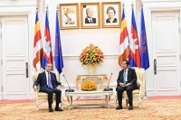 ឯកឧត្តម វ៉ាង យី រដ្ឋមន្ត្រីការបរទេសចិន មានជំនឿថាក្រោមការដឹកនាំ របស់ ឯកឧត្តមកិត្តិទេសាភិបាលបណ្ឌិត ហ៊ុន ម៉ាណែត កិច្ចសហប្រតិបត្តិការរវាងកម្ពុជា និងចិន នឹងរីកចម្រើនឡើងកាន់តែធំធាត់ !!!!!