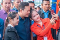 សម្តេចធិបតី ហ៊ុន ម៉ាណែត៖ រូបភាពដែលសន្តិសុខឥណ្ឌូនេស៊ី រារាំងគណៈប្រតិភូកម្ពុជា ក្នុងកំឡុងចូលរួមកិច្ចប្រជុំអាស៊ានលើកទី៤៣ ជាការយល់ច្រឡំផ្នែកពិធីការ !!!!!