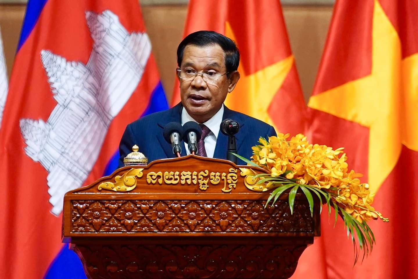 សម្តេចតេជោ ហ៊ុន សែននាយករដ្ឋមន្ត្រីនៃព្រះរាជាណាចក្រកម្ពុជា អញ្ជើញចូលរួមពិសារអាហារអបអរសាទរបុណ្យចូលឆ្នាំថ្មីវៀតណាម !!!!!!!
