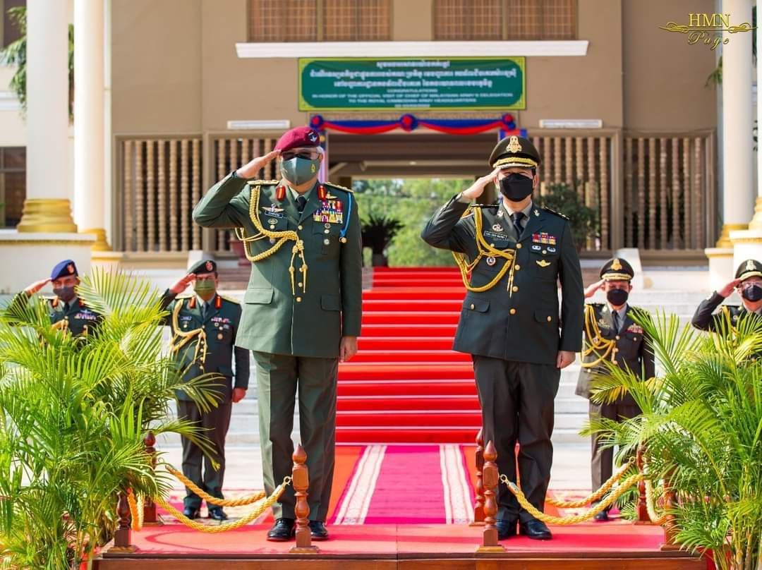 កិច្ចជំនួបរវាងកងទ័ពជើងគោកកម្ពុជា ម៉ាឡេសី បានវាយតម្លៃខ្ពស់ចំពោះលទ្ធផលនៃដំណើរទស្សនកិច្ចនេះ ដែលជាការបើកទំព័រថ្មីនៃទំនាក់ទំនងកិច្ចសហប្រតិបត្តិការរវាងកងទ័ពជើងគោកនៃប្រទេសទាំងពីរឱ្យកាន់តែសកម្ម ស៊ីជម្រៅ និងរឹងមាំ !!!!