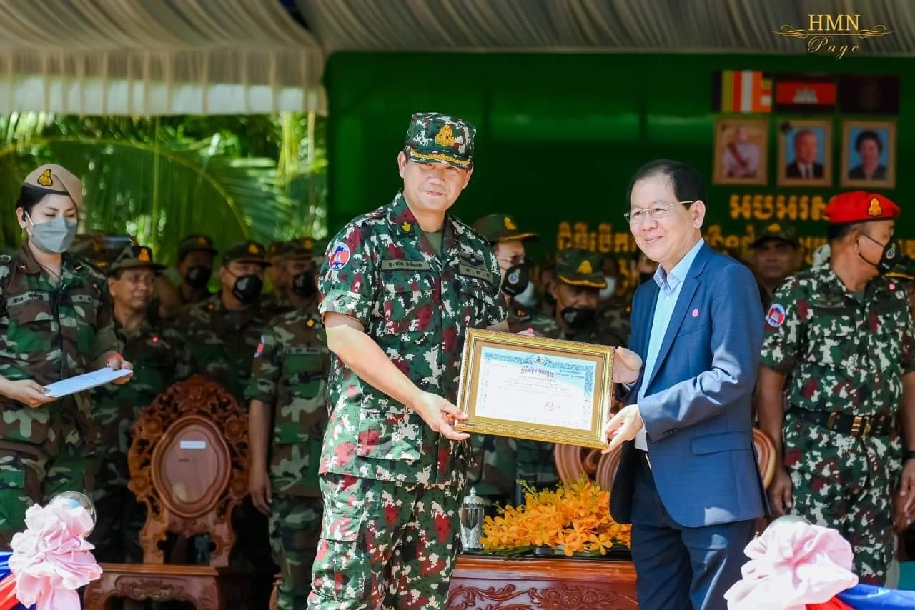 ឯកឧត្តម ឧត្តមសេនីយ៍ឯក ហ៊ុន ម៉ាណែត :ប្រតិបត្តិការប្រឆាំងភេរវកម្ម គឺជាប្រភេទមួយនៃប្រតិបត្តិការពិសេសពាក់ព័ន្ធទាំងផ្នែកការទូត ច្បាប់ និងយុទ្ធវិធី ដែលទាមទារឱ្យមានការសម្របសម្រួលដឹកនាំបញ្ជាតាមឋានានុក្រម និងរចនាសម្ព័ន្ធចាត់តាំងច្បាស់លាស់ !!!!!