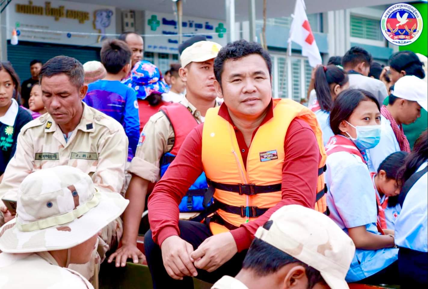 ឯកឧត្តម ប៉ាន់ខែម ប៊ុនថន នាយករងខុទ្ទកាល័យ សម្ដេចតេជោ ហ៊ុន សែន នាយករដ្ឋមន្ត្រី នៃព្រះរាជាណាចក្រកម្ពុជា និងជាប្រធានសម្ពន្ទ័យុវជនស្រឡាញ់សន្តិភាព បានដាក់ចេញនូវភារកិច្ចដល់សាខាសម្ពន្ទ័យុវជនស្រឡាញ់សន្តិភាពគ្រប់ រាជធានី ខេត្ត ត្រូវយកចិត្តទុកដាក់សហការចូលរួម ជាមួយ អាជ្ញាធរ និង កងកម្លាំង តាមជាក់ស្ដែងនិងទាន់ពេលវេលា ក្នុងស្ថានភាពភ្លៀងធ្លាក់ខ្លាំង ប្រឈមនឹងទឹកជំនន់ !!!!