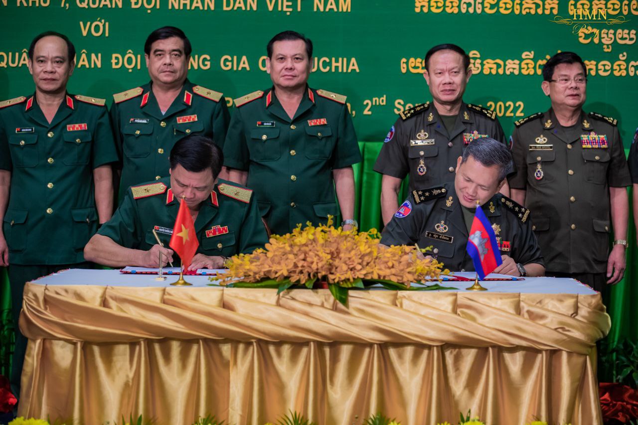 កងទ័ពជើងគោក នៃកងយោធពលខេមរភូមិន្ទ ជួបប្រជុំប្រចាំឆ្នាំជាមួយយោធភូមិភាគទី៧ នៃកងទ័ពប្រជាជនវៀតណាម !!!!